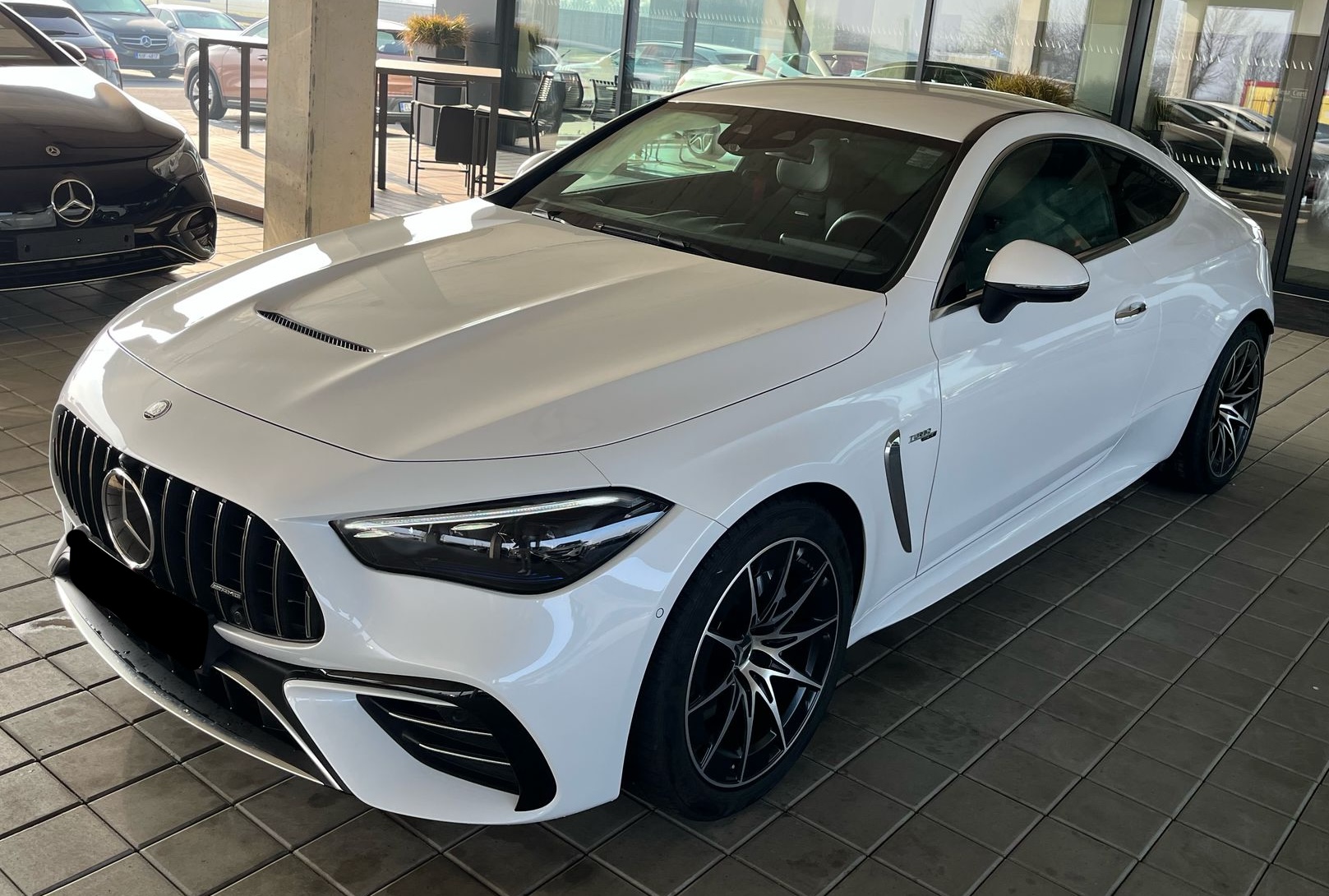 MERCEDES CLE COUPÉ 53 AMG 4MATIC | skladem | nový model | sportovní benzínové coupé | české předváděcí auto | bílá metalíza | černá alcantara | perfektní výbava | VIP sleva | nákup online | AUTOiBUY.com